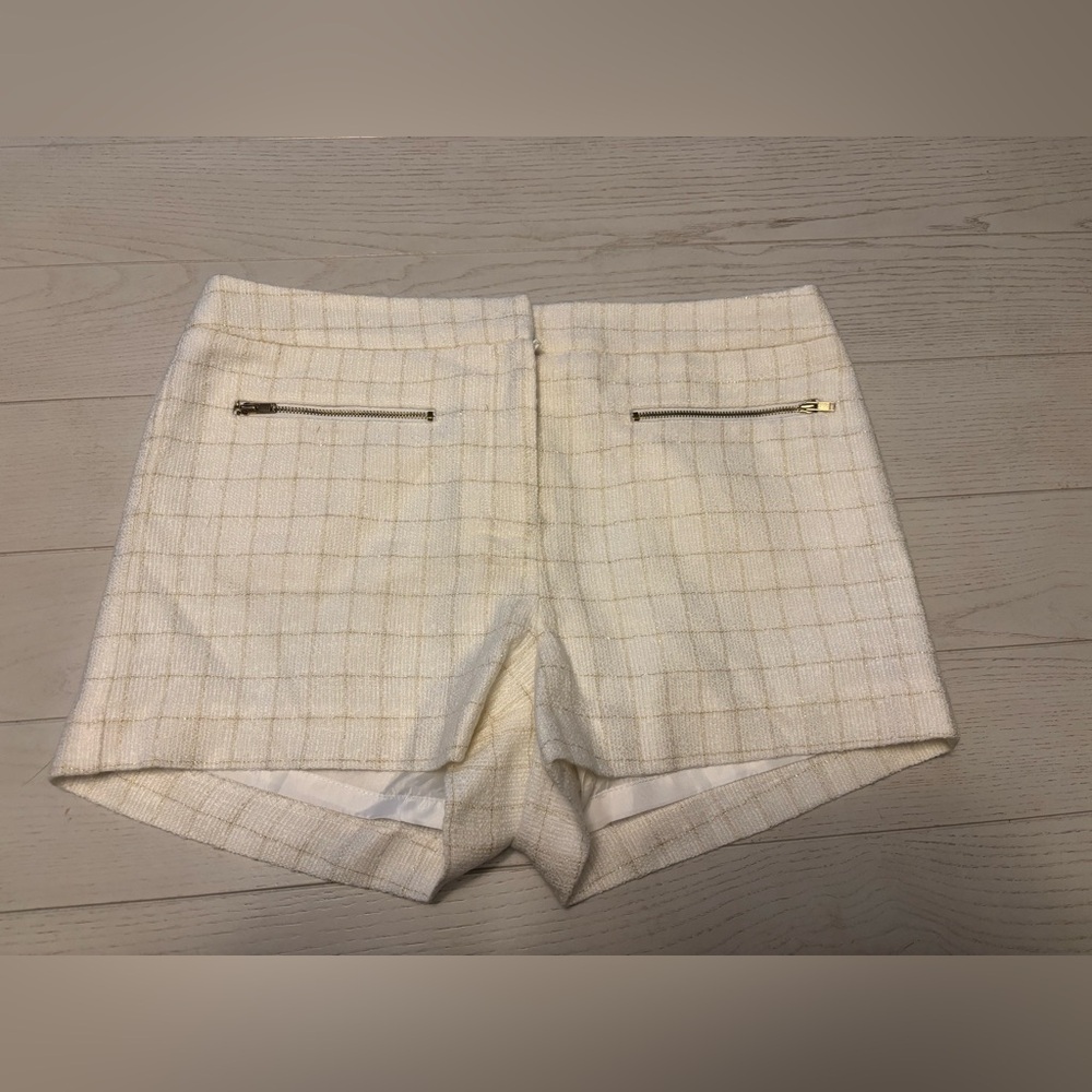 NWT Forever 21 shorts size M cream/gold